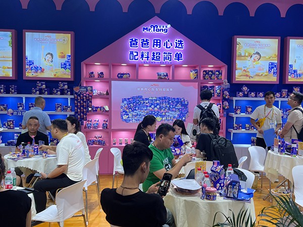 宅羊羊全新3.0版零輔食閃耀上海CBME3.jpg